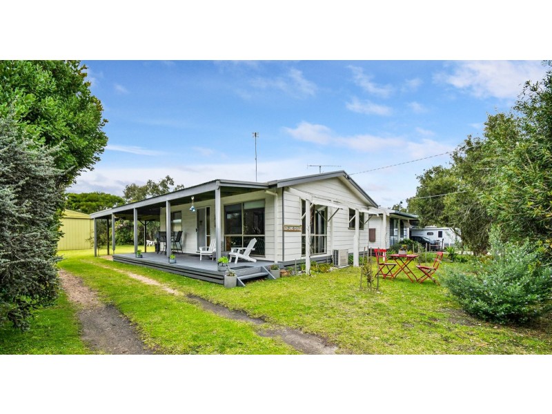 29 Sixth Avenue, Raymond Island VIC 3880