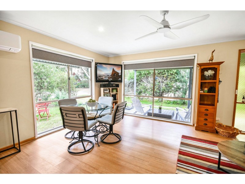 29 Sixth Avenue, Raymond Island VIC 3880