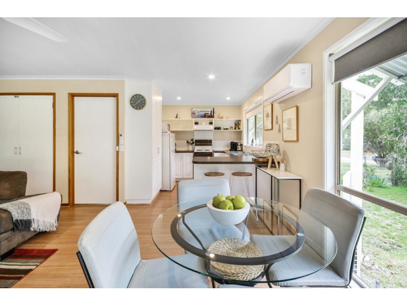 29 Sixth Avenue, Raymond Island VIC 3880