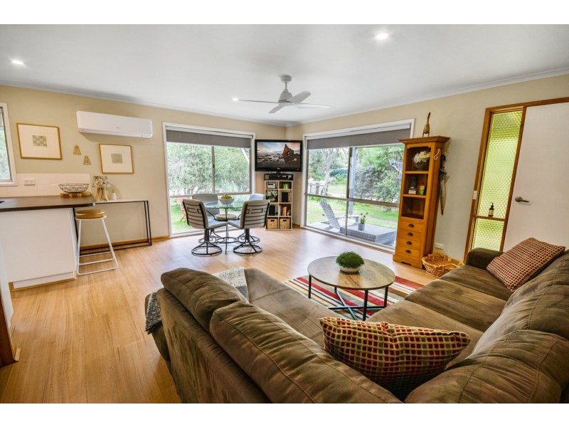 29 Sixth Avenue, Raymond Island VIC 3880