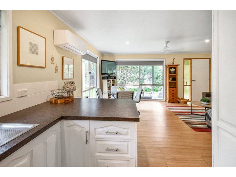 29 Sixth Avenue, Raymond Island VIC 3880