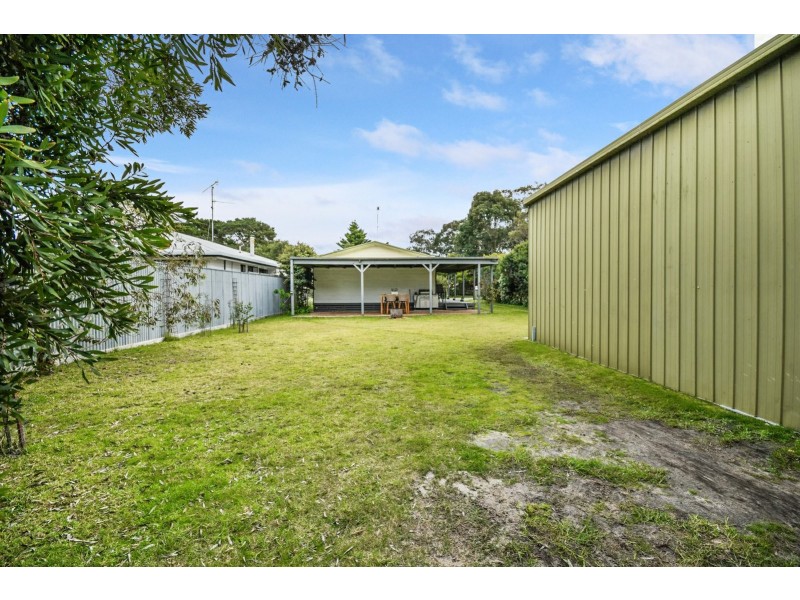 29 Sixth Avenue, Raymond Island VIC 3880