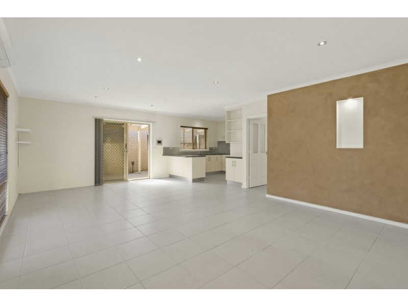 1/30 Toonalook Parade, Paynesville VIC 3880