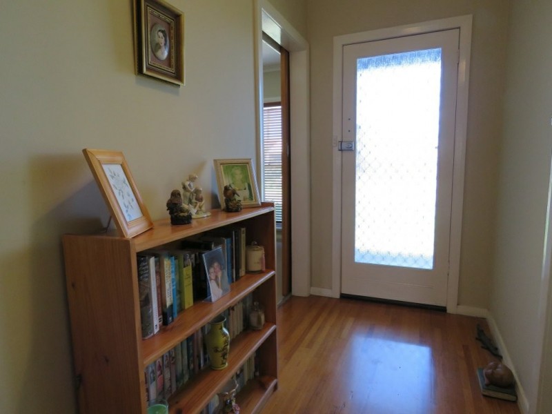 9 Milton Avenue, Paynesville VIC 3880