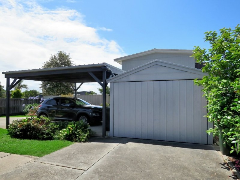 9 Milton Avenue, Paynesville VIC 3880