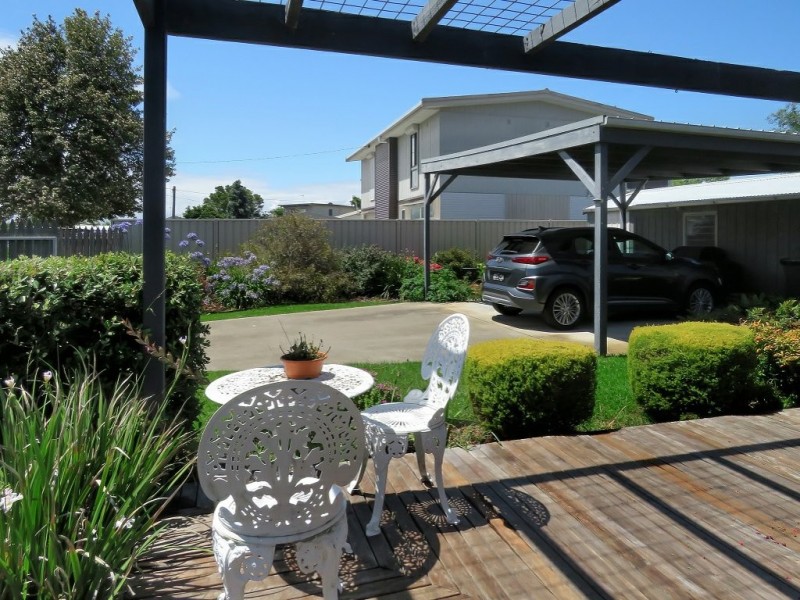 9 Milton Avenue, Paynesville VIC 3880