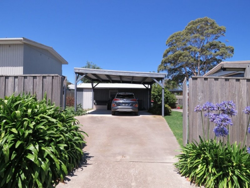 9 Milton Avenue, Paynesville VIC 3880