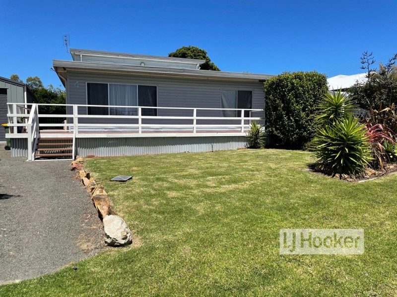 4 Government Road, Paynesville VIC 3880