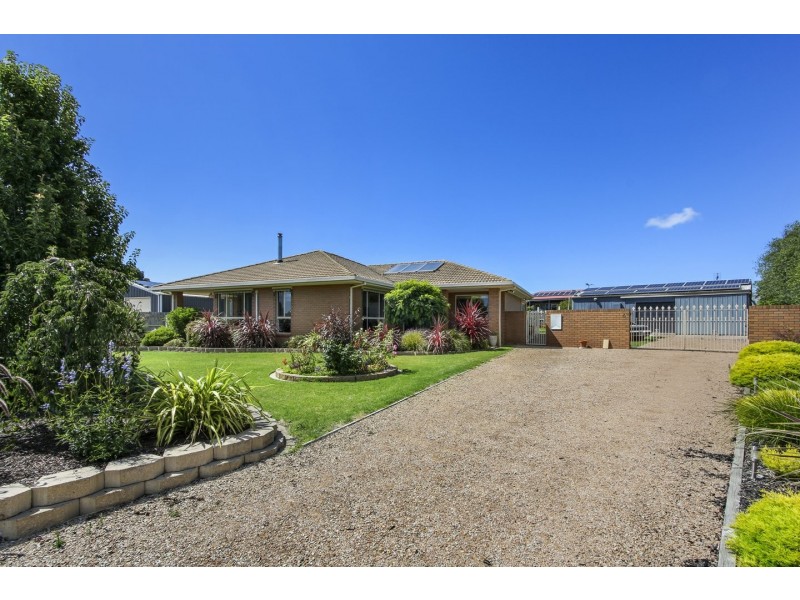 6 Midway Avenue, Newlands Arm VIC 3875