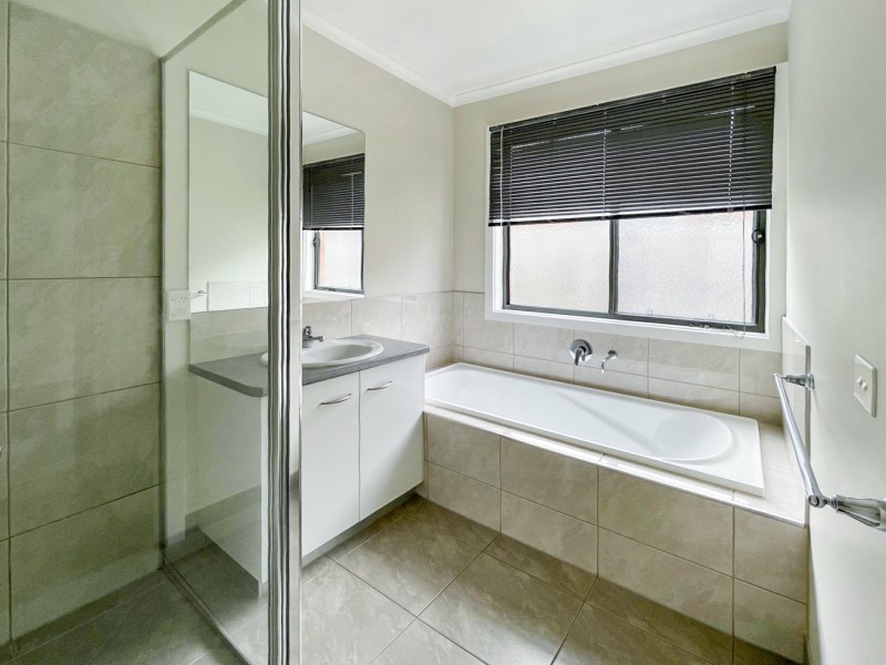 6 Eaton Place, Paynesville VIC 3880