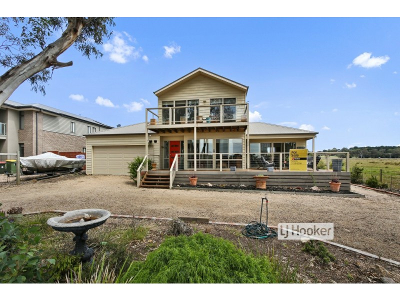 160 Bay Road, Eagle Point VIC 3878