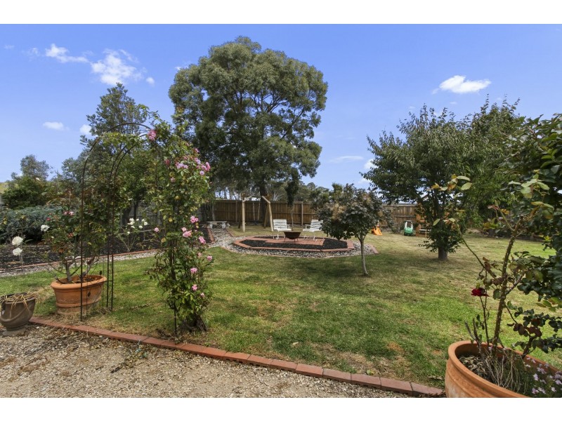 160 Bay Road, Eagle Point VIC 3878