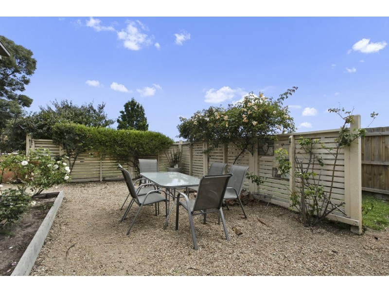 160 Bay Road, Eagle Point VIC 3878