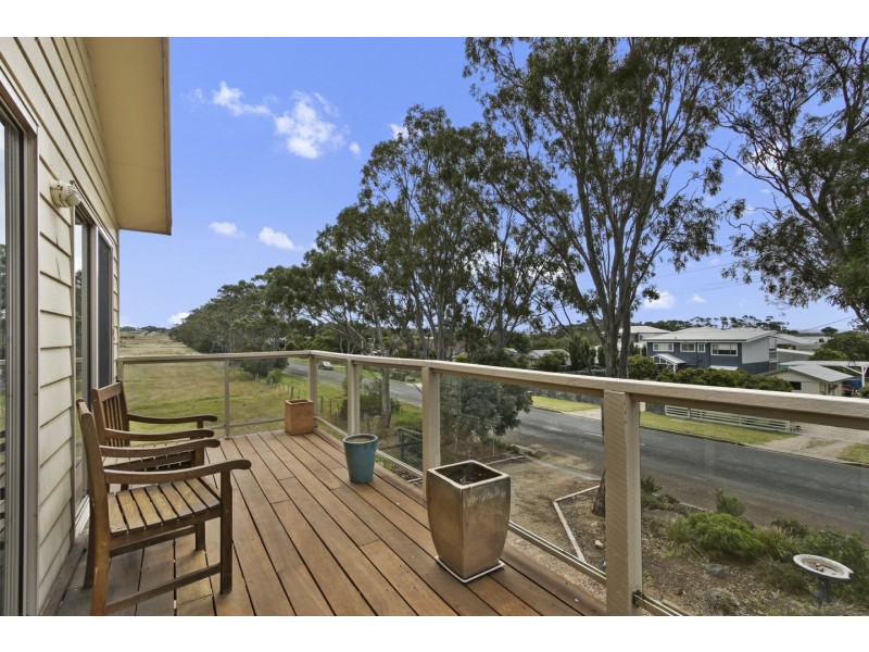 160 Bay Road, Eagle Point VIC 3878