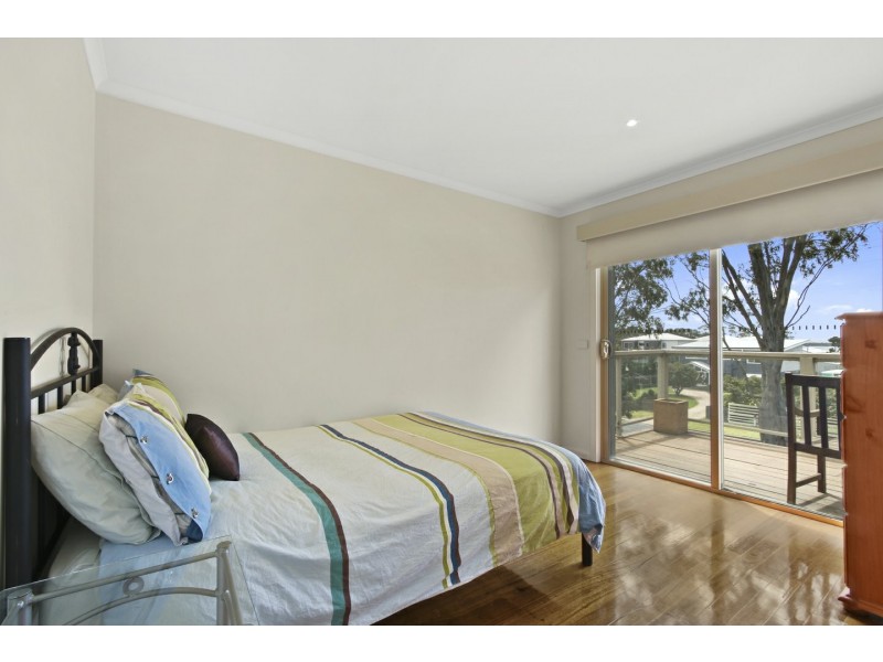 160 Bay Road, Eagle Point VIC 3878