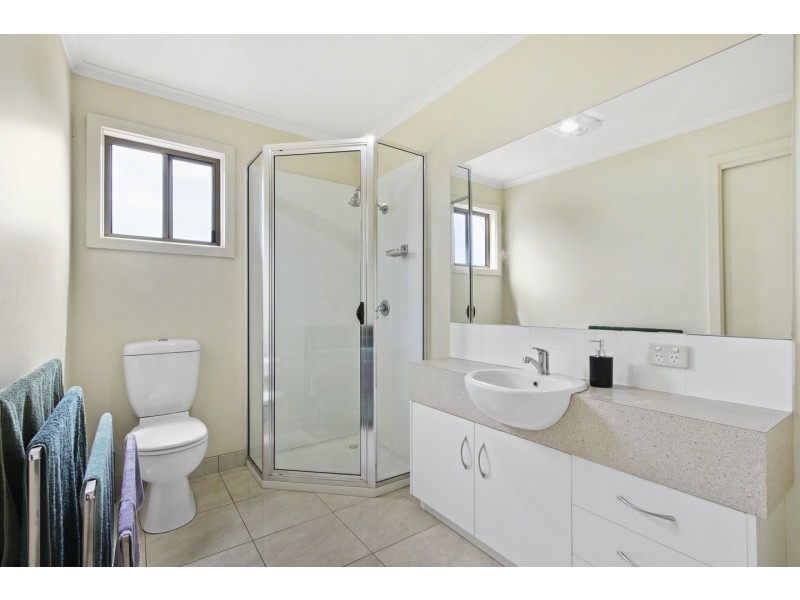 160 Bay Road, Eagle Point VIC 3878