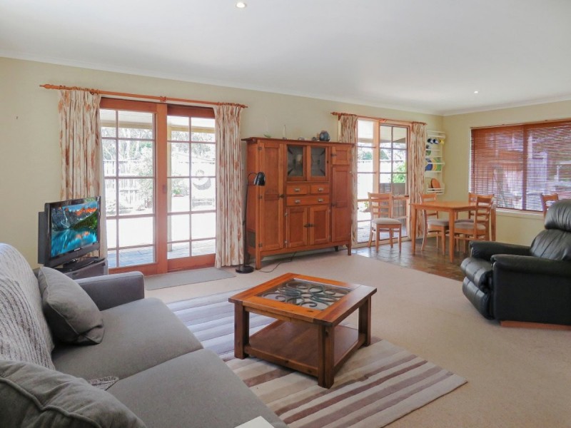 56 Tenth Avenue, Raymond Island VIC 3880
