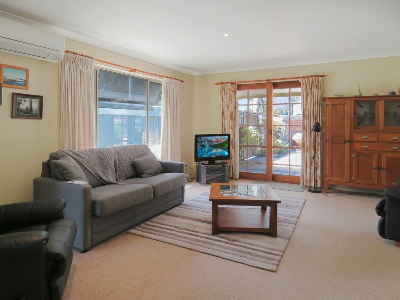 56 Tenth Avenue, Raymond Island VIC 3880