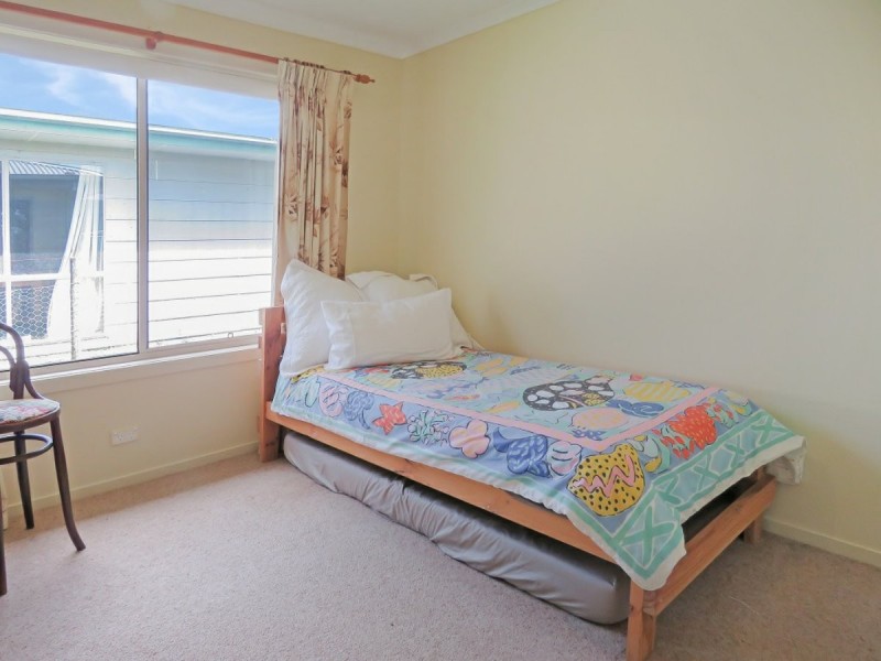 56 Tenth Avenue, Raymond Island VIC 3880