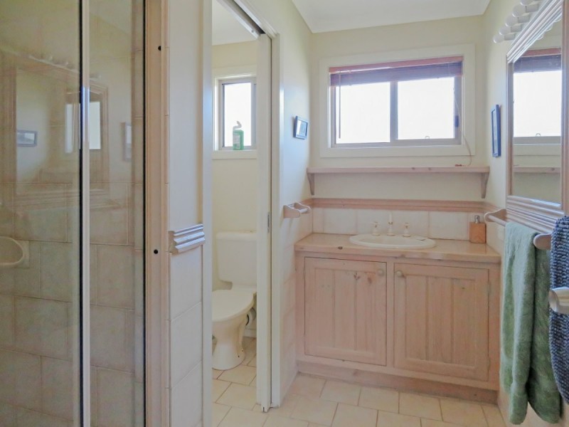 56 Tenth Avenue, Raymond Island VIC 3880