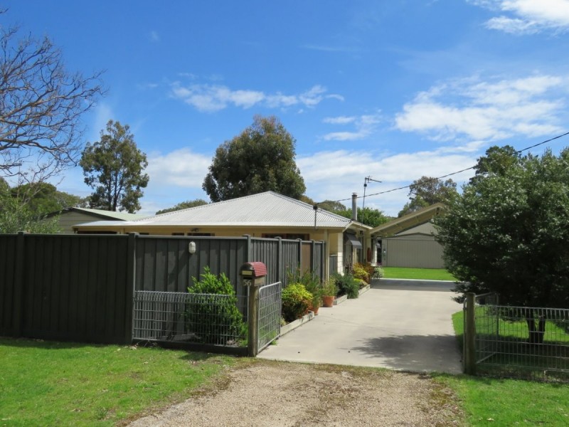 56 Tenth Avenue, Raymond Island VIC 3880