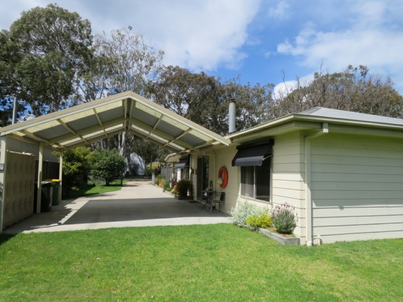 56 Tenth Avenue, Raymond Island VIC 3880