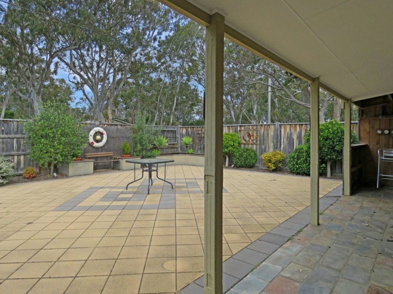 56 Tenth Avenue, Raymond Island VIC 3880