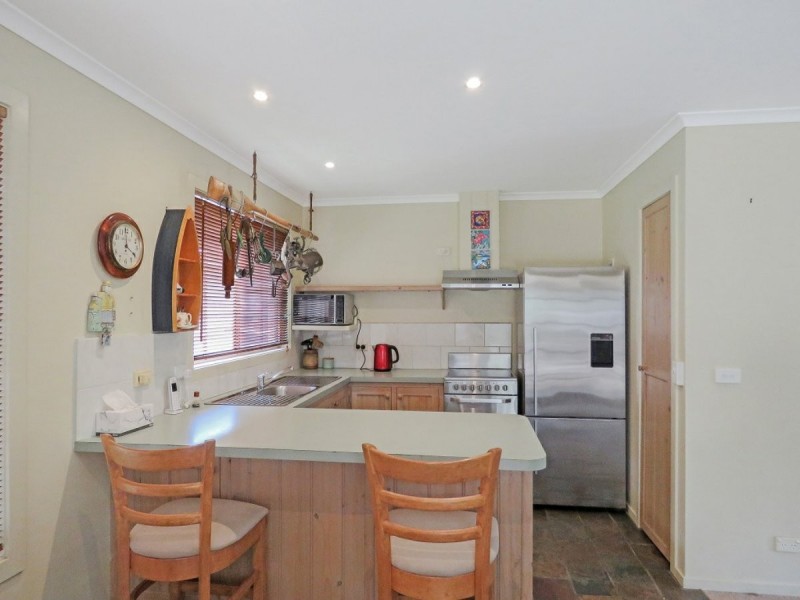 56 Tenth Avenue, Raymond Island VIC 3880