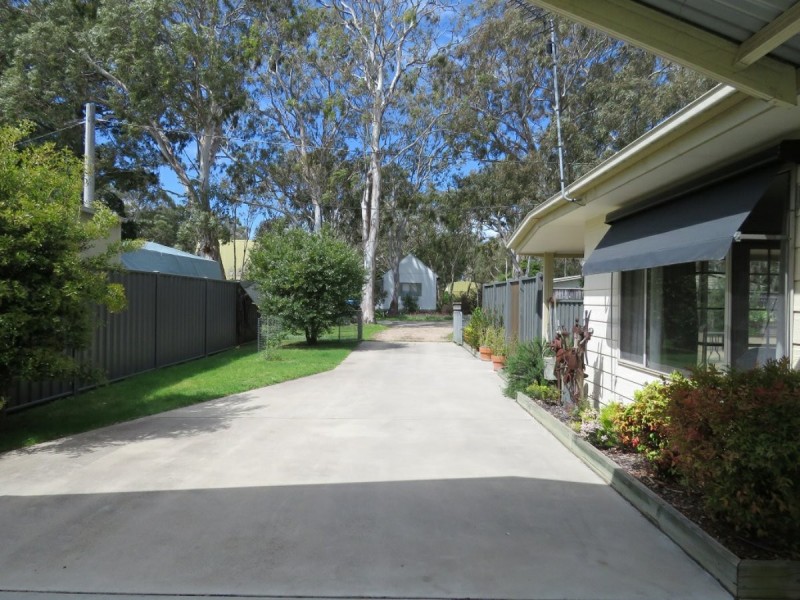 56 Tenth Avenue, Raymond Island VIC 3880