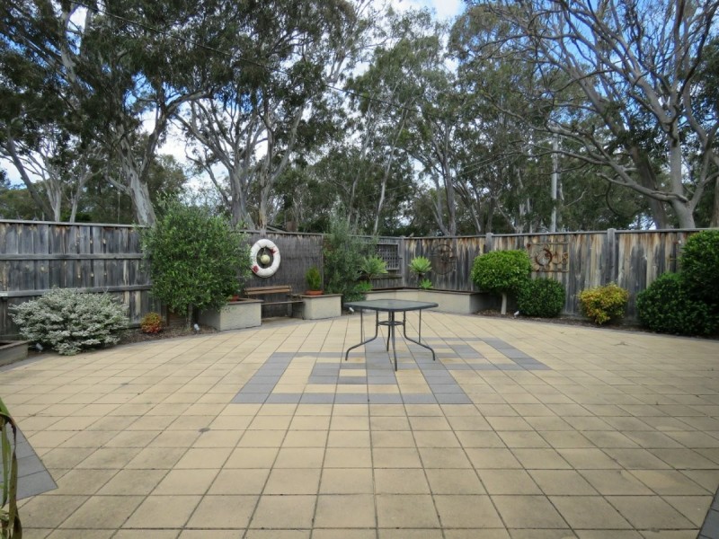 56 Tenth Avenue, Raymond Island VIC 3880