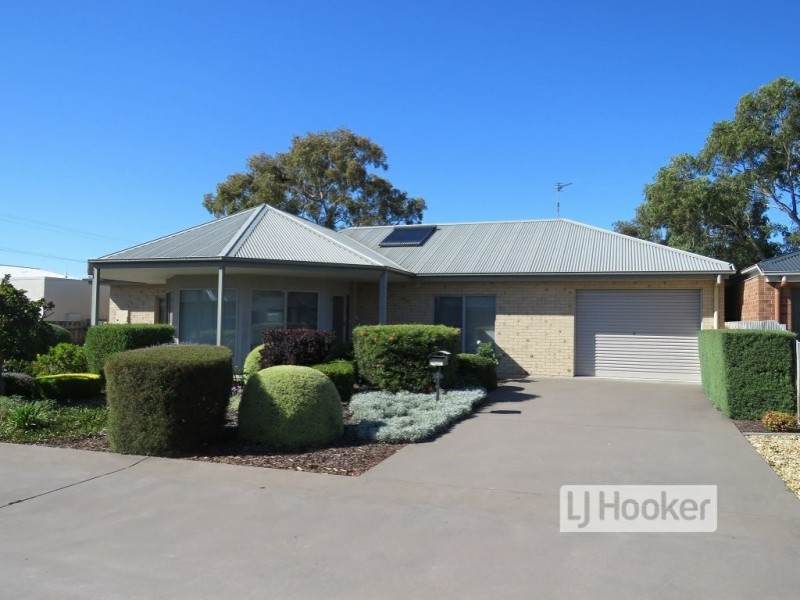 2 Eaton Place, Paynesville VIC 3880