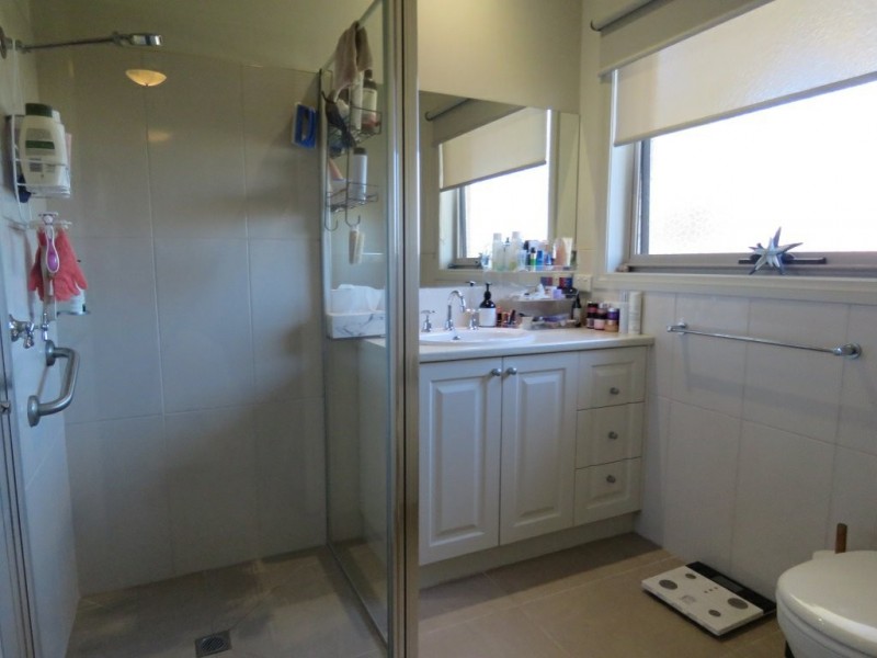 2 Eaton Place, Paynesville VIC 3880