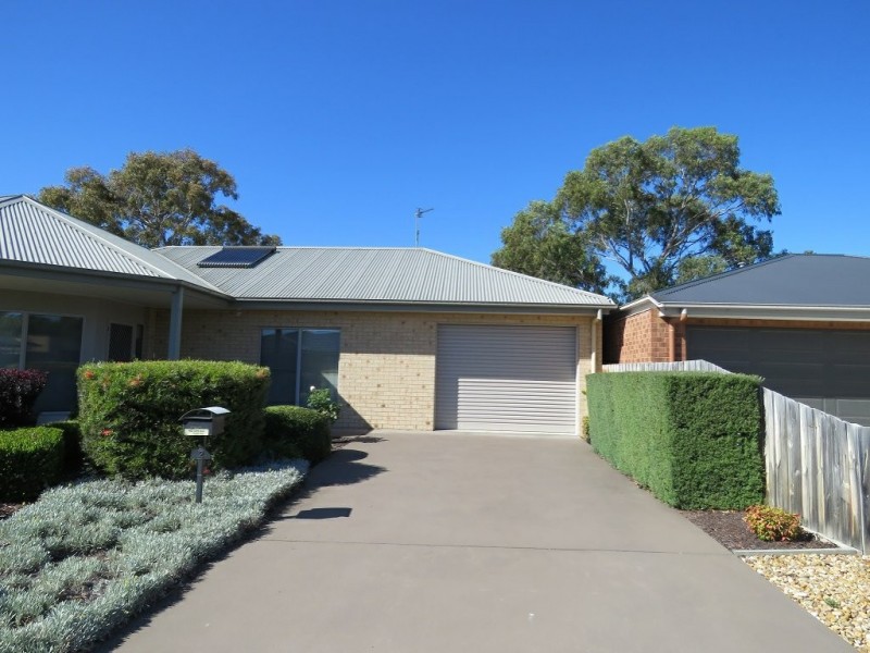 2 Eaton Place, Paynesville VIC 3880