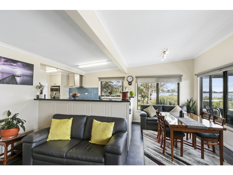 205 Western Boulevard, Raymond Island VIC 3880