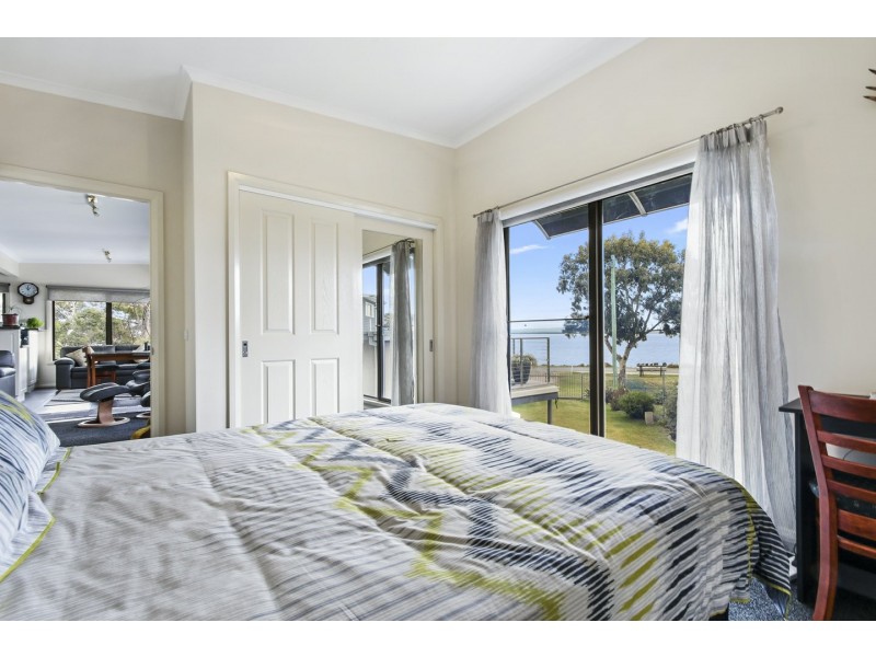 205 Western Boulevard, Raymond Island VIC 3880