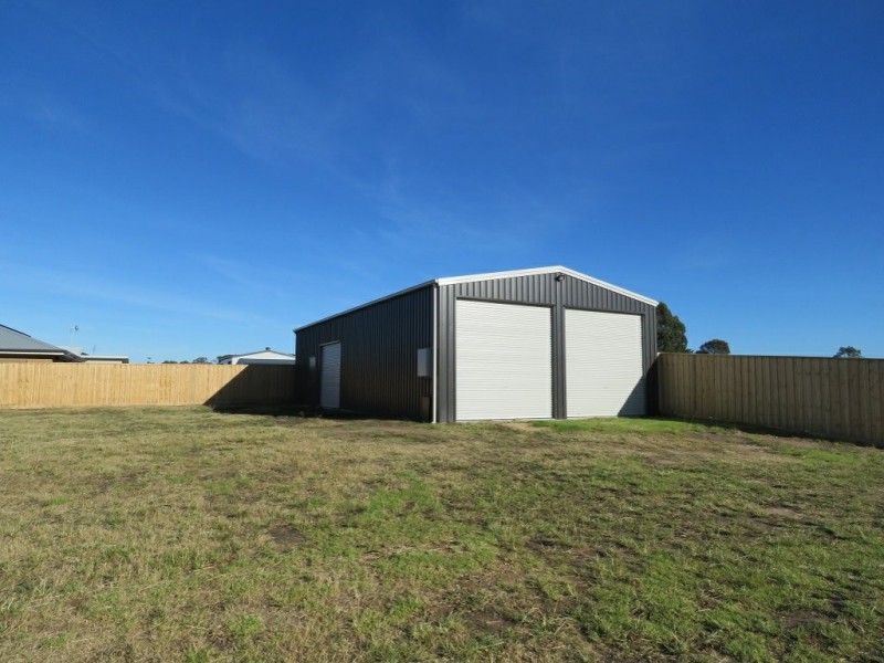 2 Maravito Terrace, Eagle Point VIC 3878