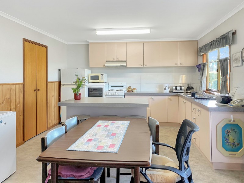 30 Bay Road, Eagle Point VIC 3878