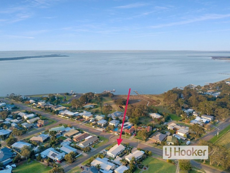 30 Bay Road, Eagle Point VIC 3878