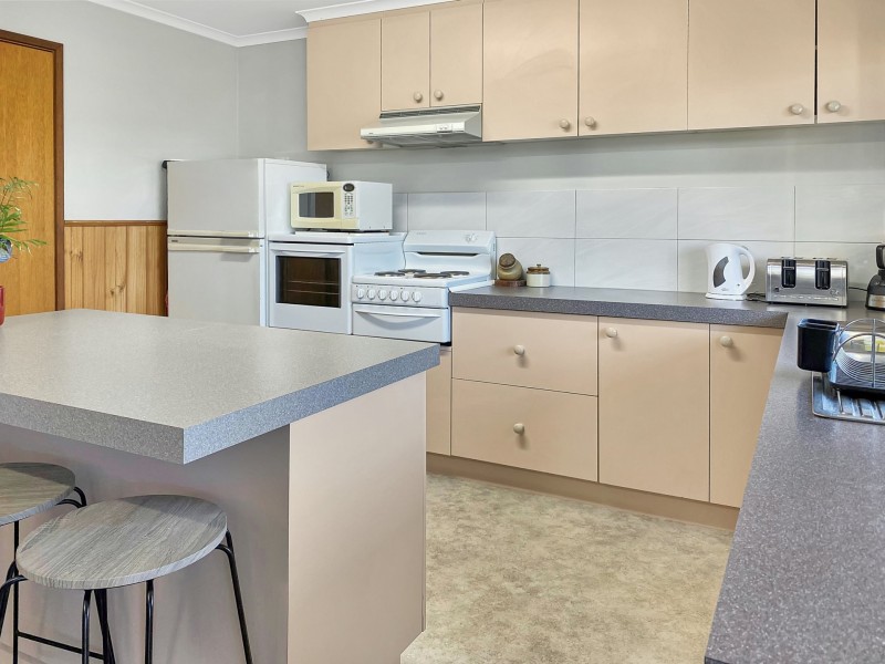 30 Bay Road, Eagle Point VIC 3878