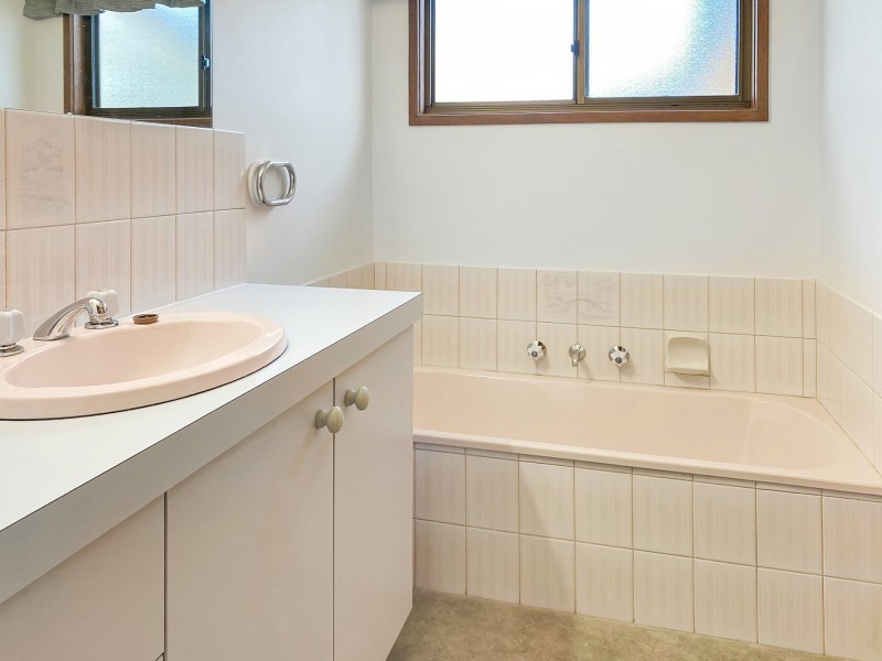 30 Bay Road, Eagle Point VIC 3878