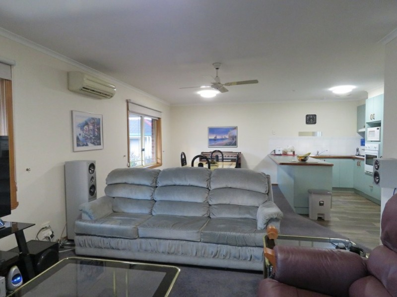 Villa 7/1-5 Canal Road, Paynesville VIC 3880