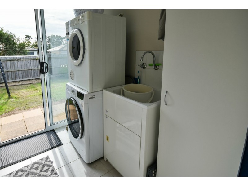 7 Jim Way, Paynesville VIC 3880