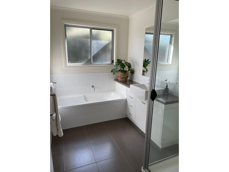 39 Toonalook Parade, Paynesville VIC 3880