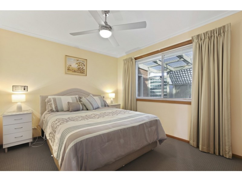 Unit 1/30 Queen Street, Paynesville VIC 3880