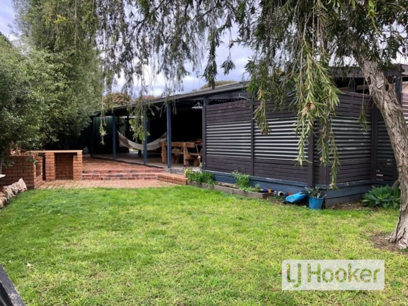 8 McMillan Grove, Paynesville VIC 3880