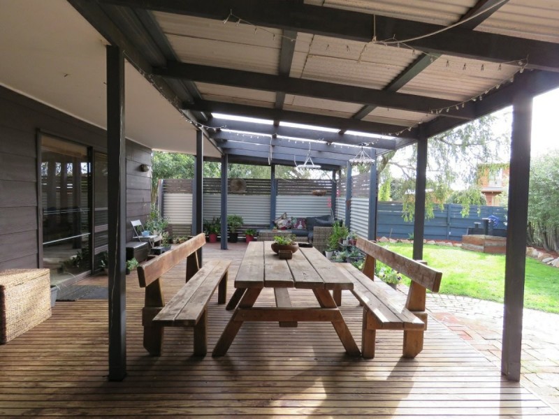 8 McMillan Grove, Paynesville VIC 3880