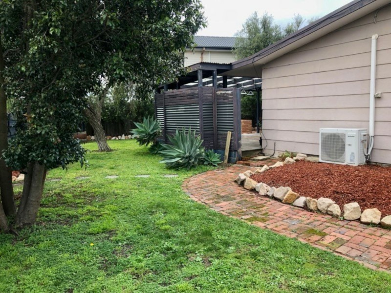 8 McMillan Grove, Paynesville VIC 3880