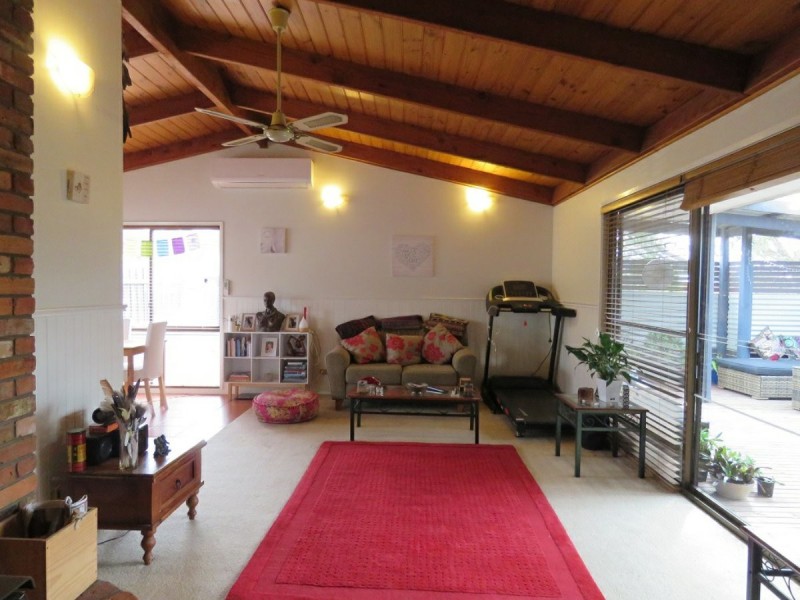 8 McMillan Grove, Paynesville VIC 3880