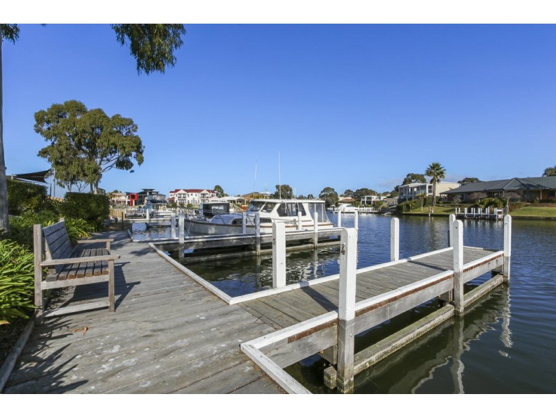 Unit 3/1 Windjammer Court, Paynesville VIC 3880