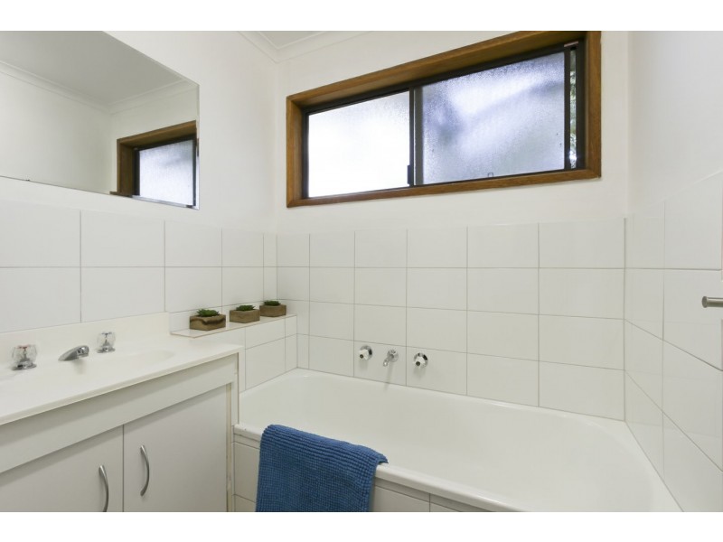 53 School Road, Eagle Point VIC 3878